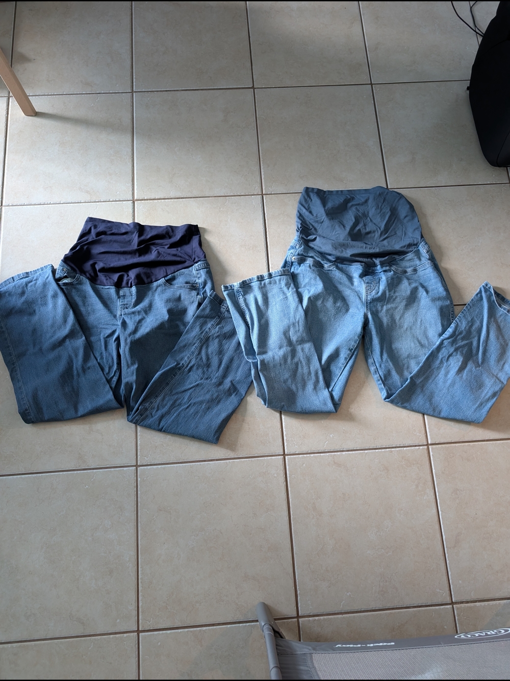 Two Maternity blue Jeans (2)